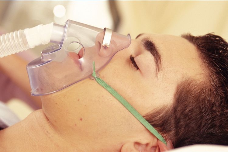 Способы лечения – кислородная маска при гипоксии